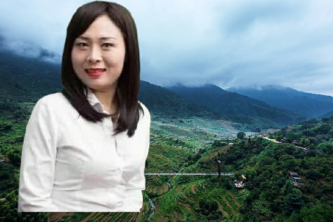 龙莲吞了一口口水，说不出话来，只有冷汗在往下淌