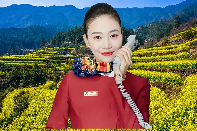 在战舰里面，荷娜听到这个消息，顿时眉头皱了起来