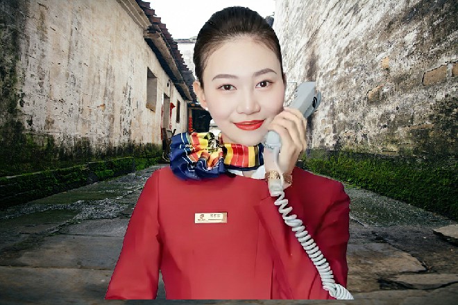 而朱雀显然不是个爱学习的好孩子，低头质问着贞德