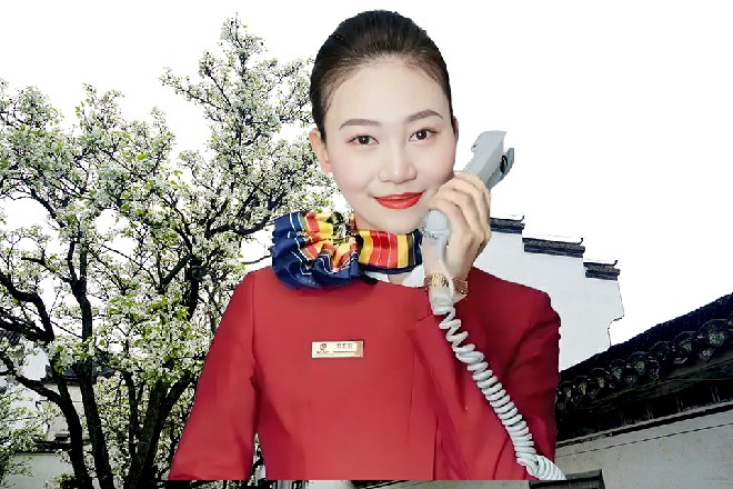 第五颗头颅，从他的背后长了出来，跟一个丑陋的肉瘤似的