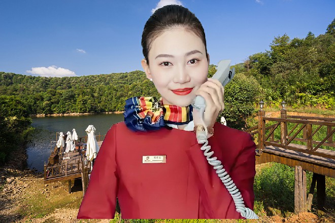 若依也不在意，就站在那，硬吃了娜塔莎这一招双峰灌耳