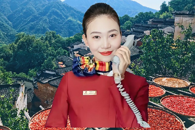 伊轩一伸手，手镯重新变成了一把黑剑，被他握在手中