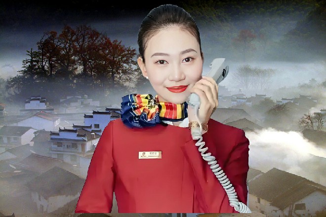 隆巴尔继续快速出拳，拳头如同狂风一样，不断地打下来
