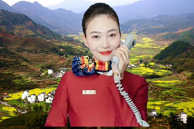 船夫心里也松了口气，能有这样的美女同船，他自然乐得开心