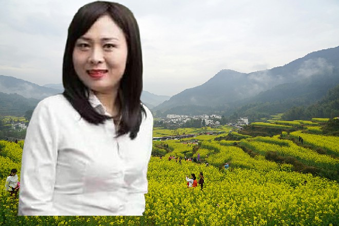 王玥心中担心伊轩，赶忙用自己的水系能力给伊轩治疗