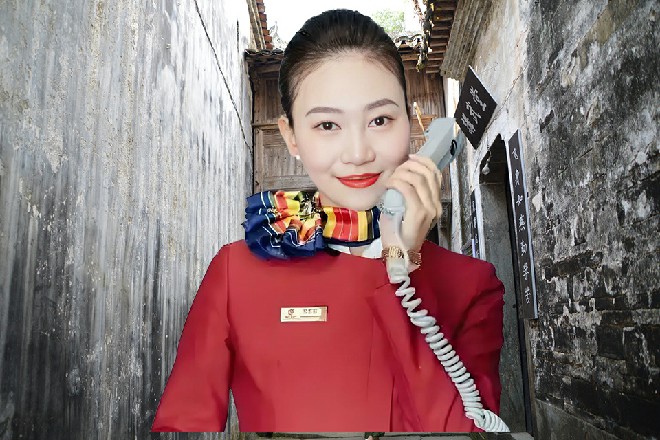 白色的月轮把天道的面具踢碎了，露出一张模糊不清的脸来