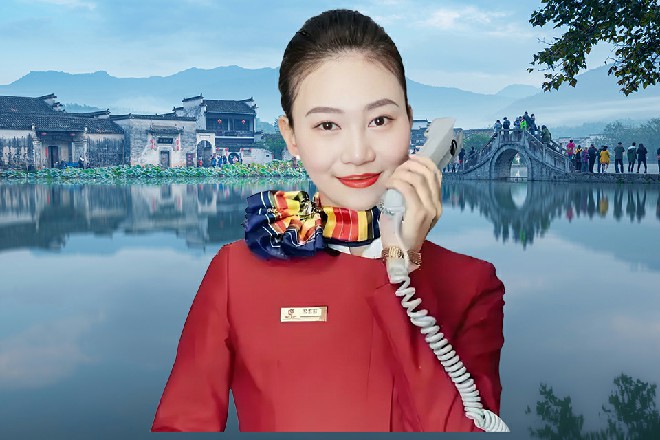 在左京华的命令下，霸王龙转过身来，又是一口咬过来