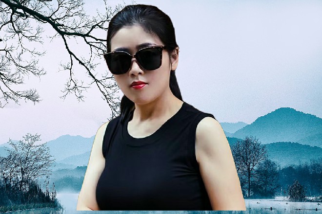 苏曼s说着，活动了一下自己的筋骨，慢慢向着基地外面走去