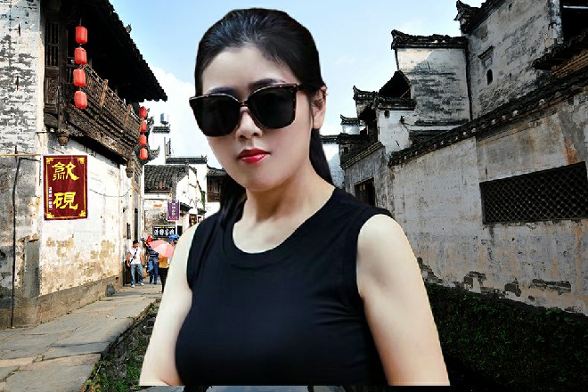 但一想到这衣服是苗甜那丫头给挑的，她又有点心头火气