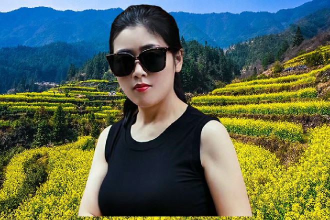 这黑狼的身体，倒是很精壮，上面还刻着红色的奇特法阵