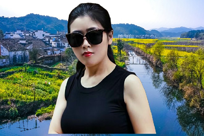 他反应飞快，直接拉开了浴室的门，怎么了，出了什么事