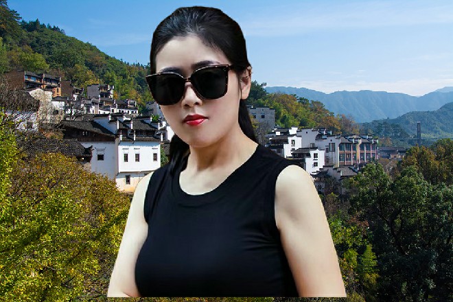 但就在这时候，王庄却伸出手掌来，擒住了猴子的拳头