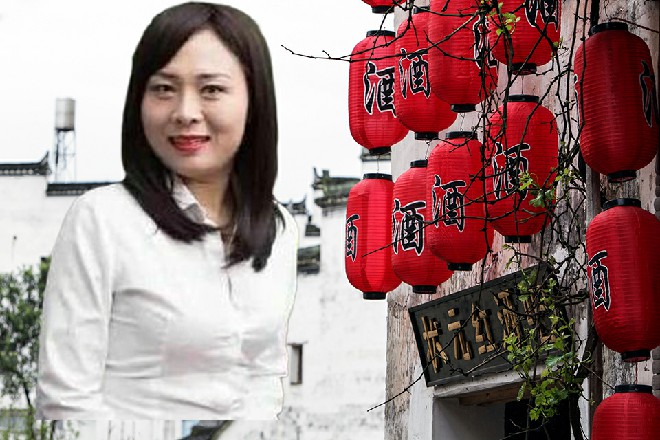 哈比不断地捏着手掌，但无论他怎么用力，红色妖姬依然淡然