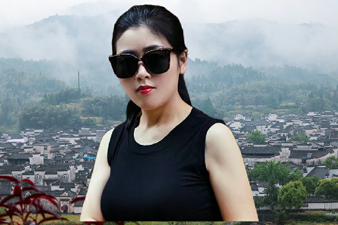 他高高飞起，身在空中，若依跟着一跳，出现在他的身前