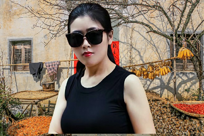 埃隆又伸出了自己的左手，这次把你的肠子都给你吸出来
