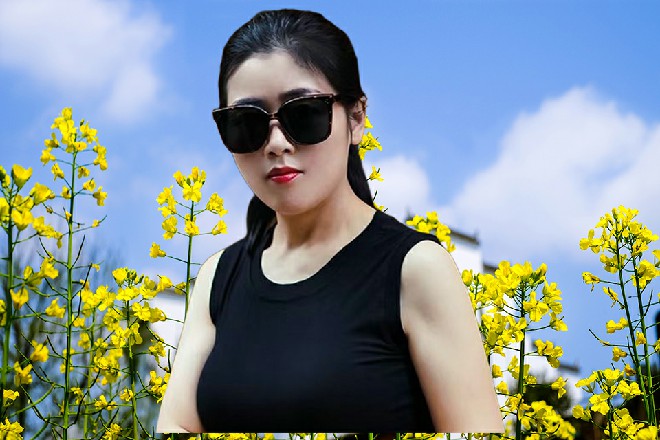 说着，南海神尼手指一抬，这湖面上升起了一朵莲花台