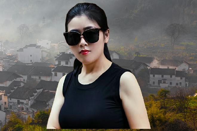 伊轩把话题岔开，让众人继续把注意力放在了擂台上面