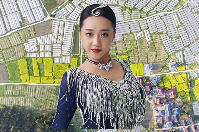 那门板宽的大剑，忽然原地拔起来，漂浮在牧先生的身后