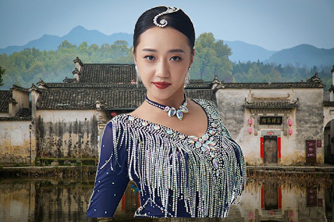 刘唐安排好一切，然后跟着上了餐厅所在的湖中小岛上