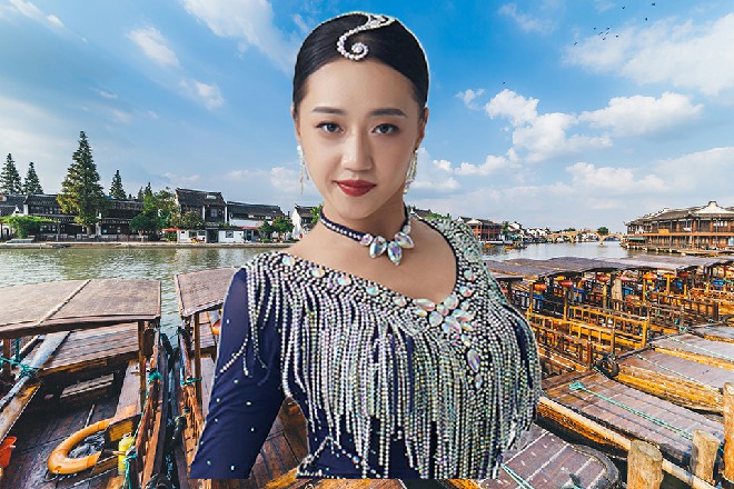 他倒是要见识见识，这传说中的满汉全席，到底是个什么样
