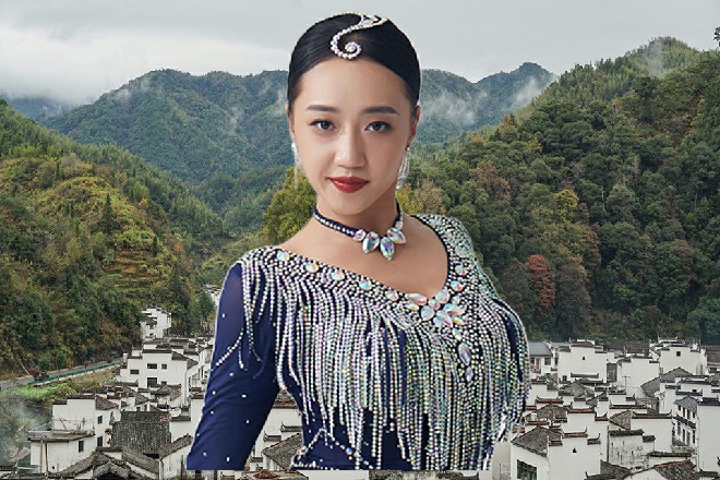 说着，她身后伸出了一条蛇蝎尾，上面还燃烧着绿色的火焰