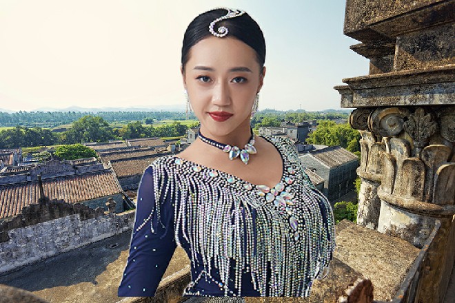 证件上的徽记伊轩并不认识，不过上面的章伊轩却知道