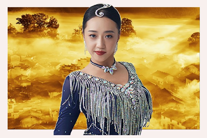 他拉开车门，对陈佳音笑道：等我一下，我去去就来