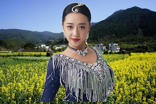 伊轩说道，而所有人的目光落在了还光着的墨大锤身上