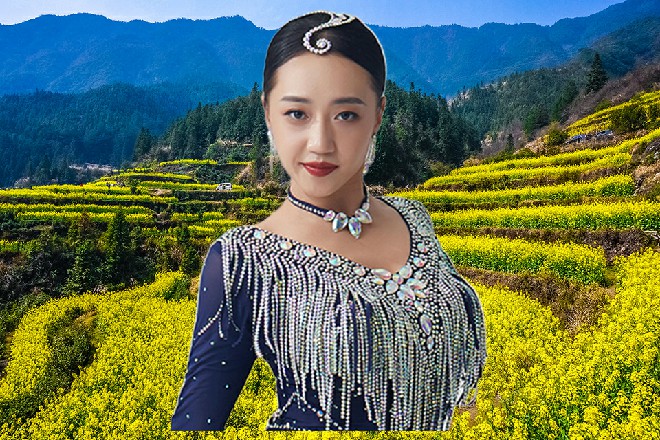 而刚才嚷的最欢的几个人，已经身首异处，躺在了地上