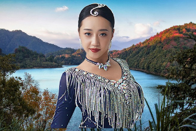 哼，才不是他的女人呢，反正，反正暂时还不是