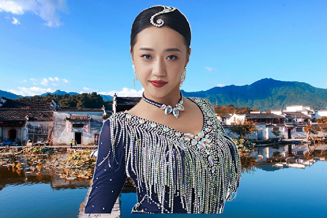 青梅不甘示弱，夹起一大块肥牛，也放在了若依的碗里面