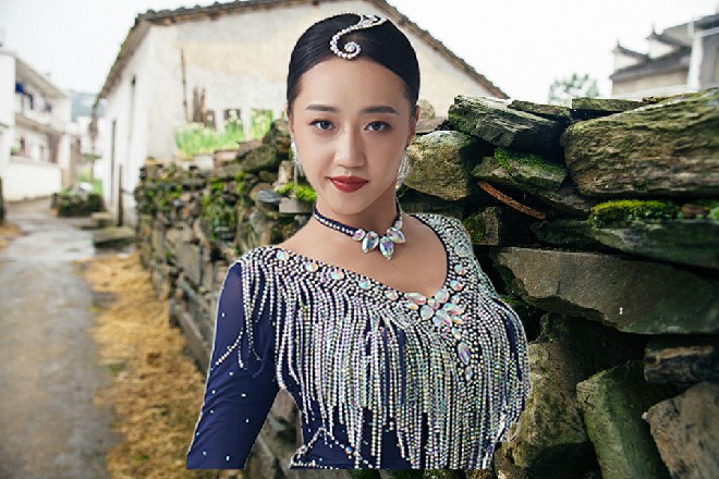 不过这次霍莺莺还是把伊轩给叫了出来，说是有事找他