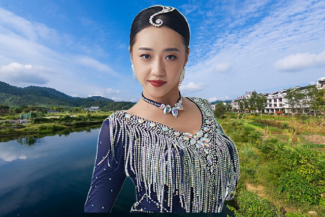 伊轩哭丧着脸，你徒弟我今天差点就被唐门的人给撸了