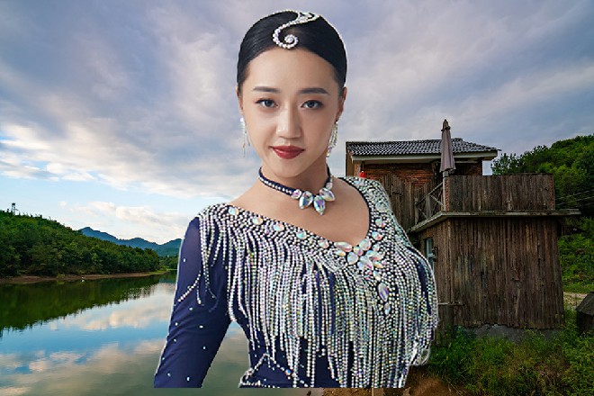 刚才他也是虚空捏住了卡尔，就把他的心脏给掐爆了