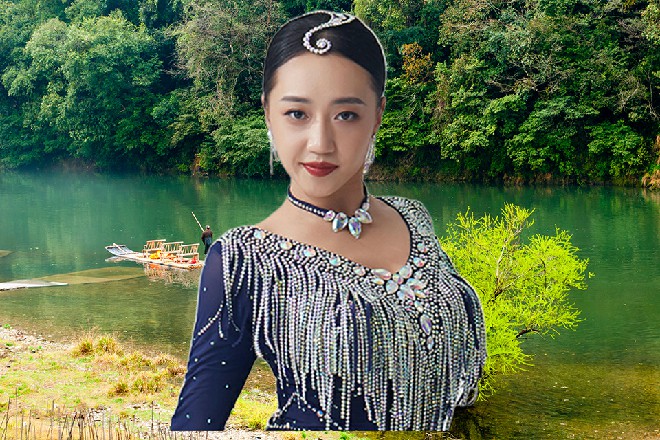 红色妖姬看了一眼远处山崖上博尔学院的人，意味深长地说道