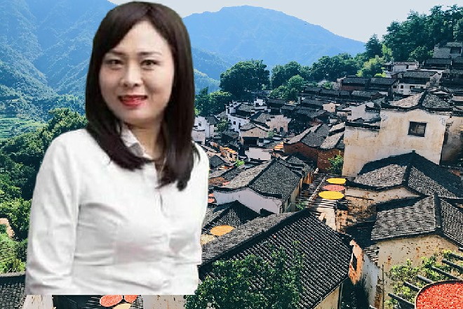 红色妖姬看到王玥躺在床上，白嫩的皮肤上带着一种灼热的红晕