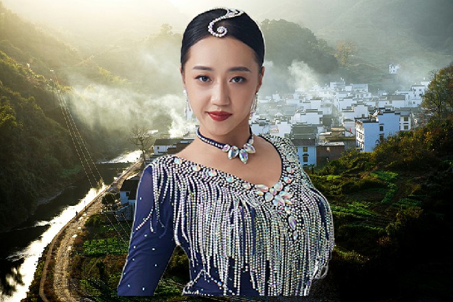 说完，他好不犹豫地跟着红色妖姬一起离开，气的贪狼连连怒吼