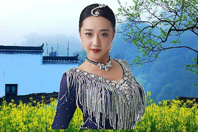 诺曦S刚才没能点成香烟，他重新掏出香烟，放在嘴上