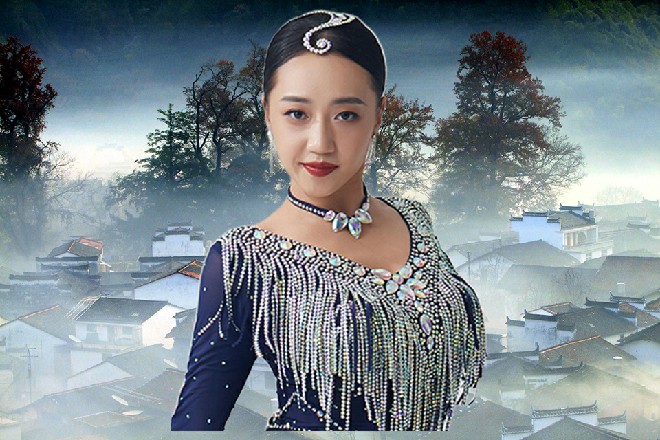 王玥的身上飞出六道金色的光线，链接在周围的六个人身上