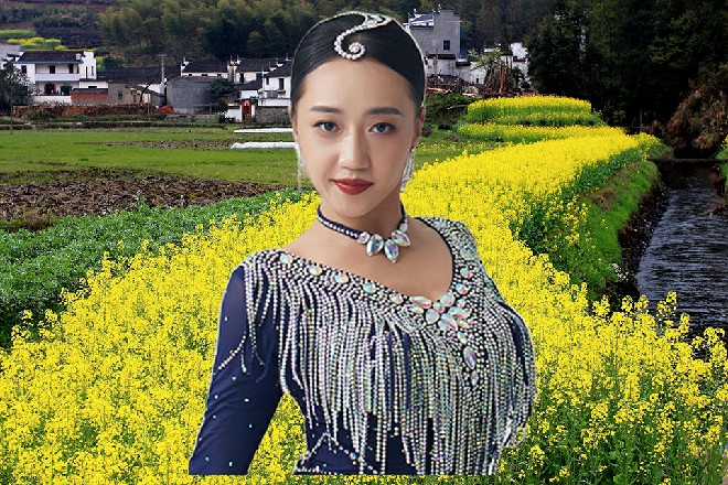 说着，从桌子上抓起自己的黑檀木鱼鳞牛尾刀就走了过去