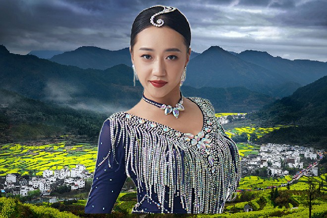 而因为伊轩的入侵，监狱里的警报大作，红灯不断闪烁