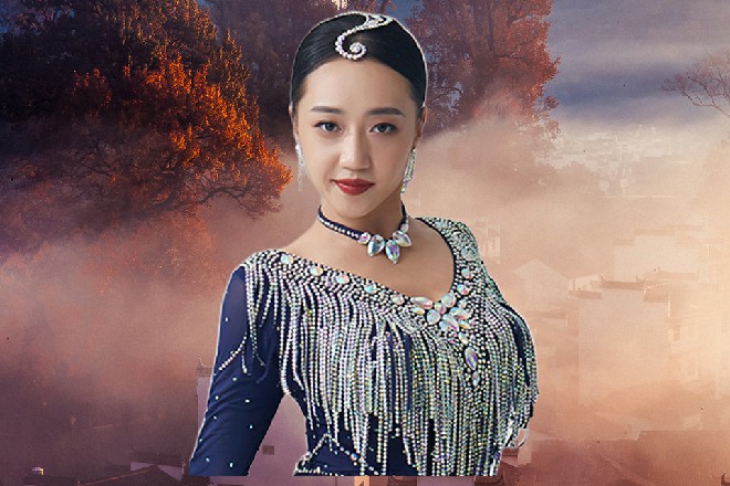 朱雀看了王玥一眼，也伸出手来，画下了朱雀的符号