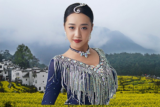 警察们立刻调动队伍，对着周围开始进行地毯式的搜索