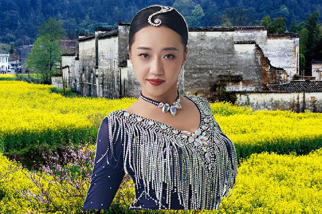 大东甩着手里的蝴蝶刀，好像等着干掉什么小猫小狗似的