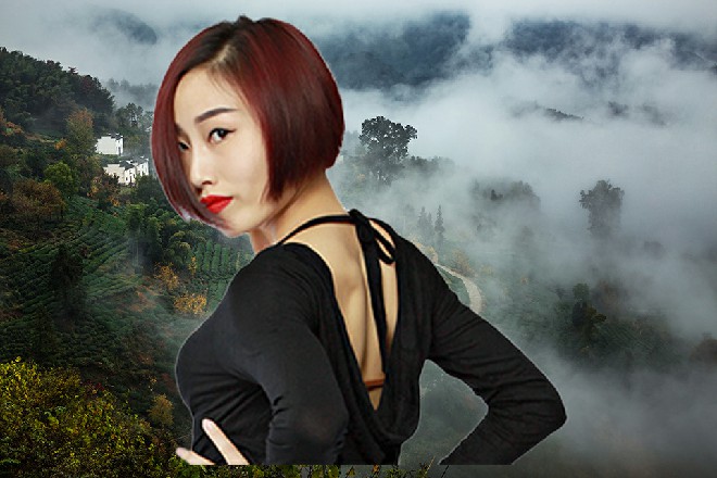 结果这些黑剑都只落到了地上，红色妖姬的身影不知道去了哪里