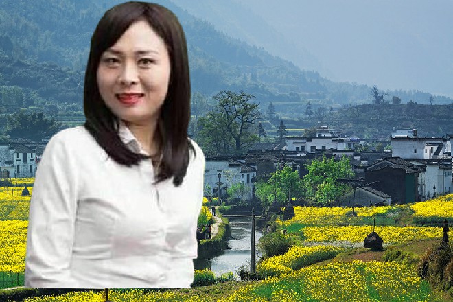 那身影手中握着一把太刀，向着红色妖姬的头顶就直接斩了下来