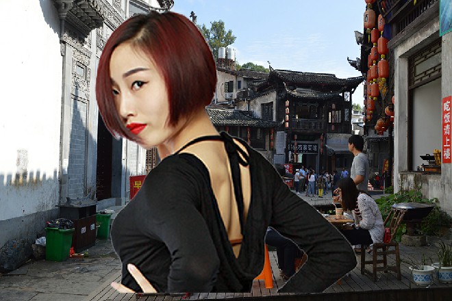 花恋蝶本是好意，无奈她涉世太浅，那玉夫人已经笑了起来