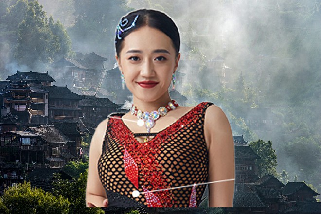 车上的人嚎叫成了一片，而烤地瓜的小弟突然插嘴道