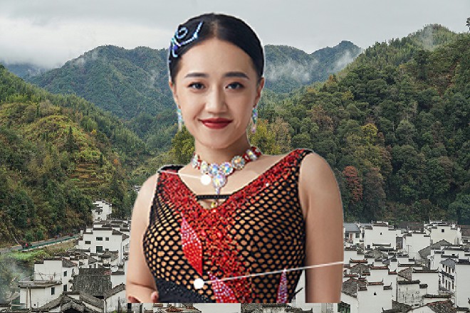 苏曼s走到前面，打开了房门，发现门外站着一个熟悉的身影