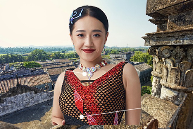 话音刚落下，洞门口传来一声咆哮，震得洞穴直颤抖